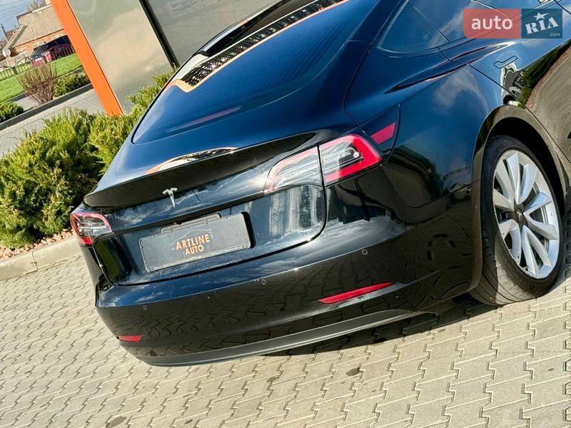 Седан Tesla Model 3 2019 в Харкові