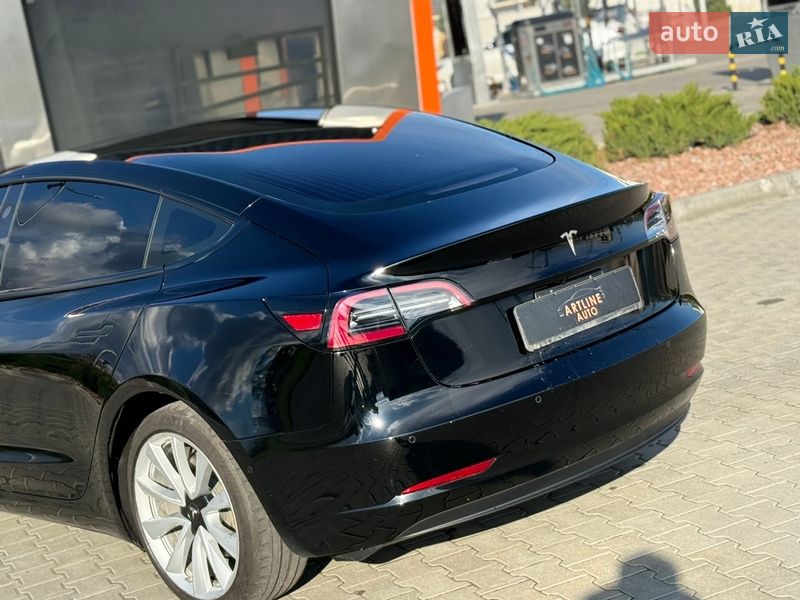 Седан Tesla Model 3 2019 в Харкові