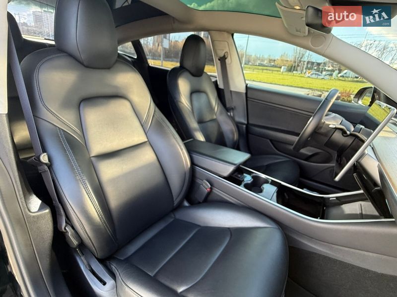 Седан Tesla Model 3 2019 в Харкові