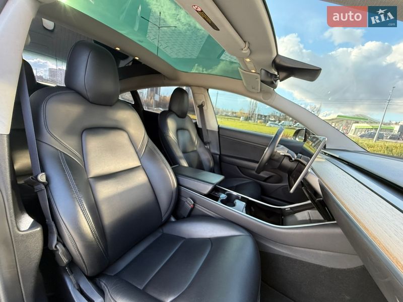 Седан Tesla Model 3 2019 в Харкові