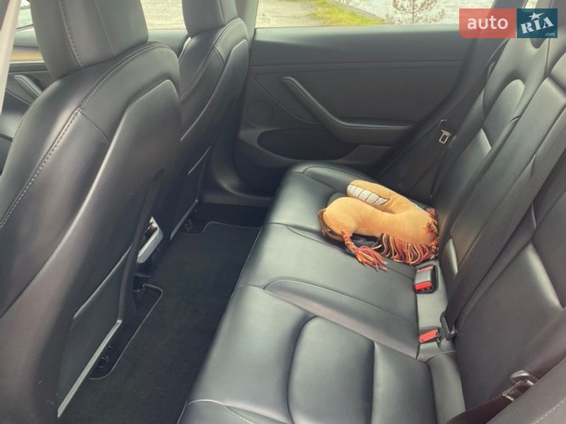 Седан Tesla Model 3 2022 в Дніпрі