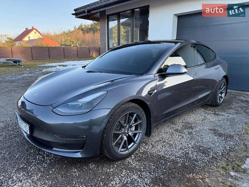Седан Tesla Model 3 2021 в Рава-Руській