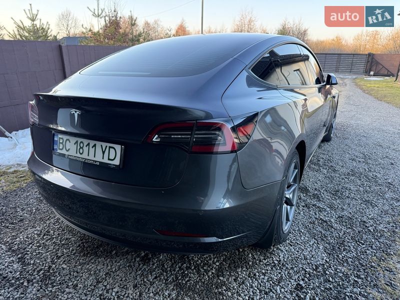 Седан Tesla Model 3 2021 в Рава-Русской