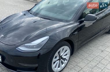 Седан Tesla Model 3 2022 в Львове