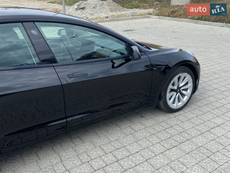 Седан Tesla Model 3 2022 в Львове