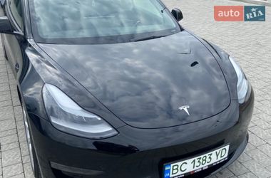 Седан Tesla Model 3 2022 в Львове