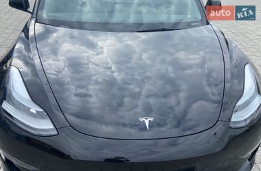 Седан Tesla Model 3 2022 в Львові