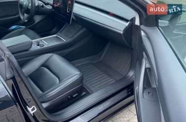 Седан Tesla Model 3 2022 в Львове