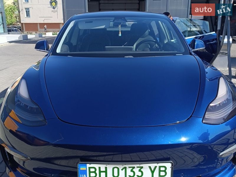 Седан Tesla Model 3 2018 в Одессе