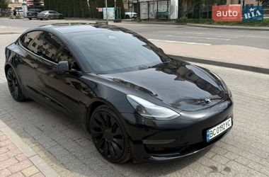 Седан Tesla Model 3 2023 в Львове