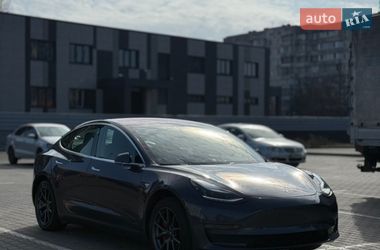 Седан Tesla Model 3 2018 в Києві