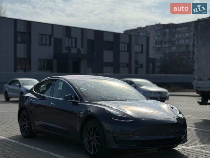 Седан Tesla Model 3 2018 в Києві