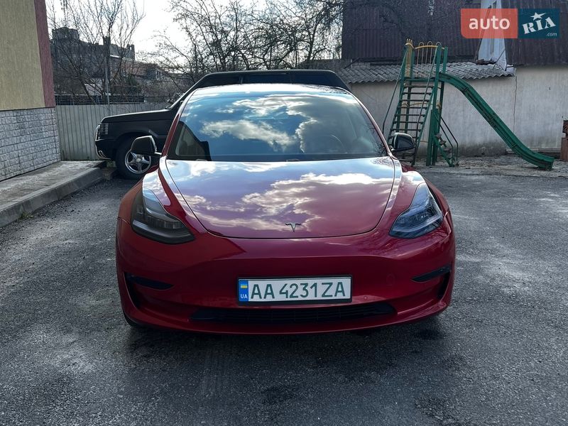 Седан Tesla Model 3 2018 в Києві