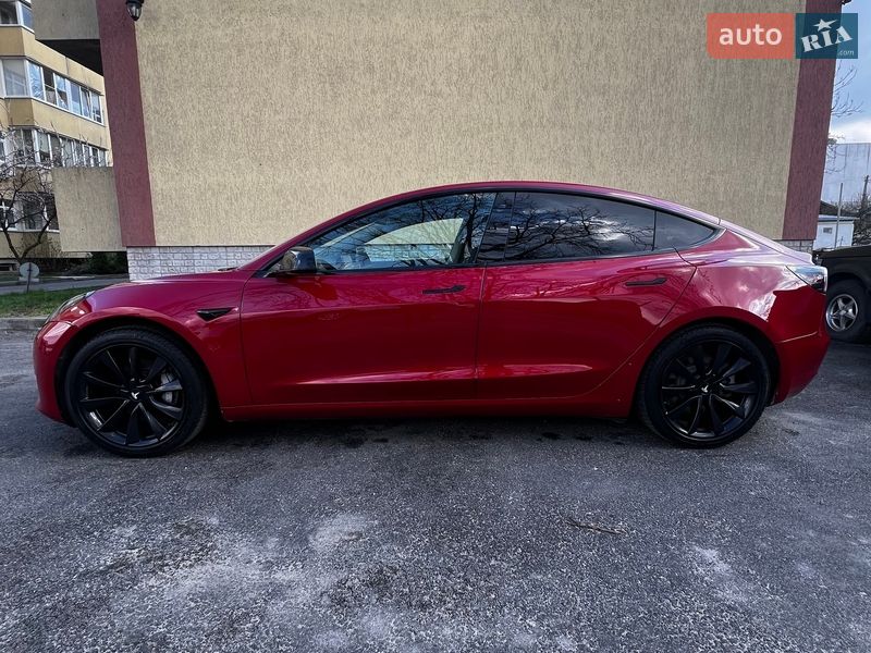Седан Tesla Model 3 2018 в Києві