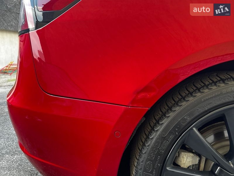 Седан Tesla Model 3 2018 в Києві