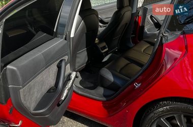 Седан Tesla Model 3 2018 в Києві