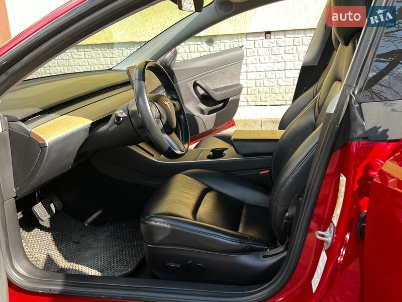 Седан Tesla Model 3 2018 в Києві