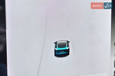 Седан Tesla Model 3 2021 в Чернівцях