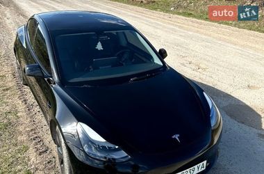 Седан Tesla Model 3 2022 в Монастириській