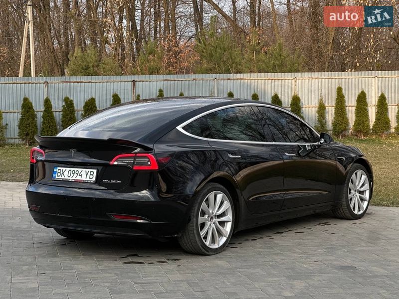 Седан Tesla Model 3 2018 в Луцке
