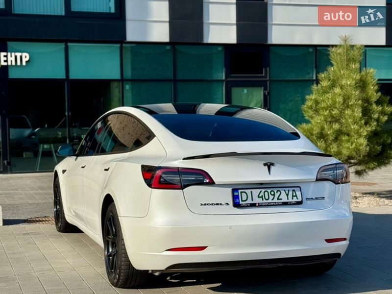 Седан Tesla Model 3 2021 в Хмельницком