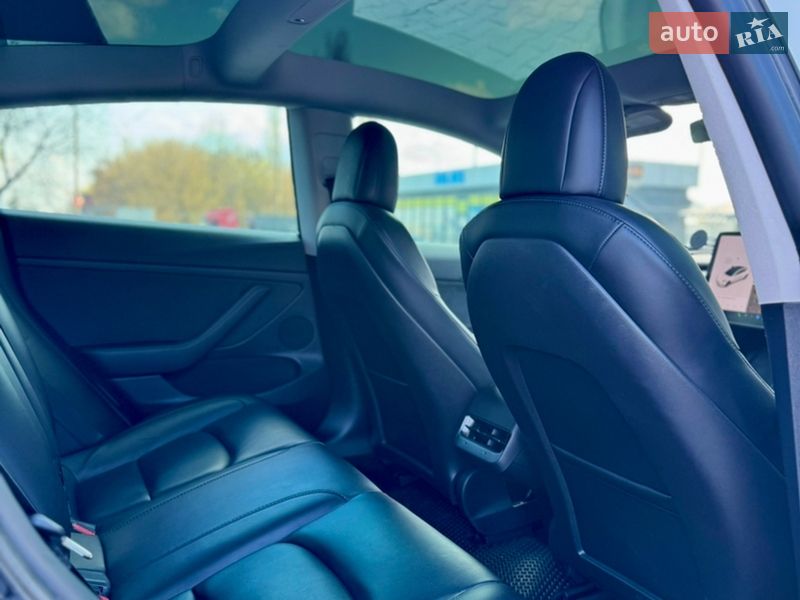 Седан Tesla Model 3 2021 в Хмельницком