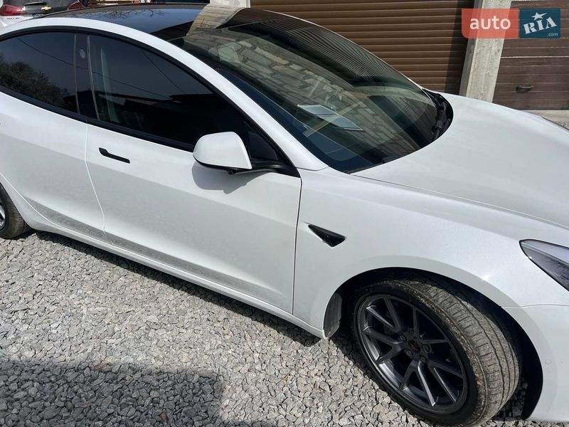 Седан Tesla Model 3 2022 в Дрогобичі фото 25 Седан Tesla Model 3 2022 в Дрогобичі