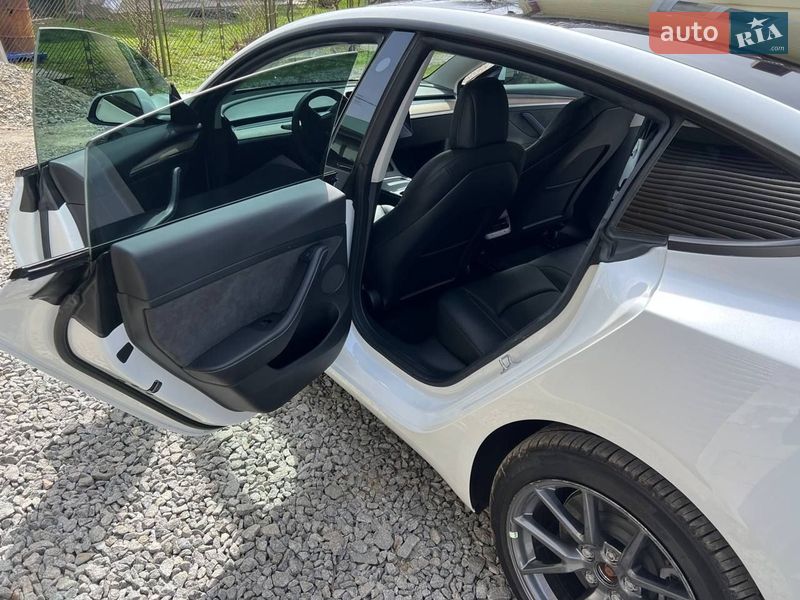 Седан Tesla Model 3 2022 в Дрогобичі фото 44 Седан Tesla Model 3 2022 в Дрогобичі