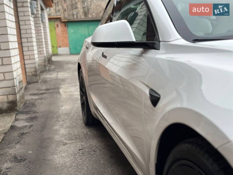 Седан Tesla Model 3 2025 в Києві