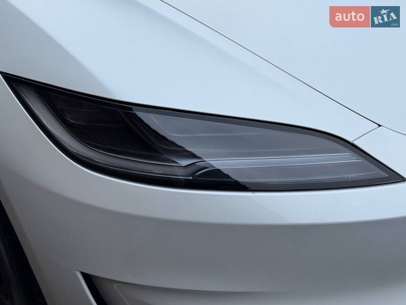 Седан Tesla Model 3 2025 в Києві