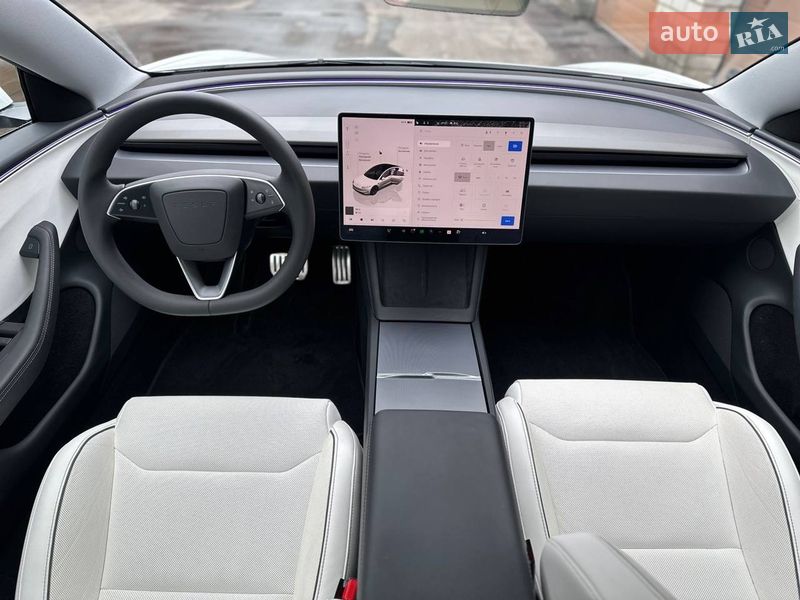 Седан Tesla Model 3 2025 в Києві