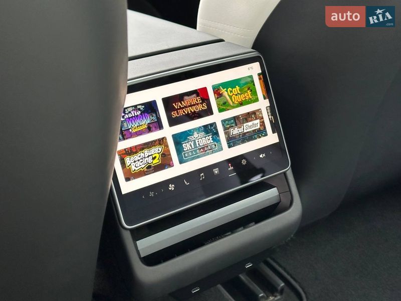 Седан Tesla Model 3 2025 в Києві