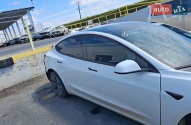 Седан Tesla Model 3 2021 в Киеве