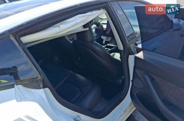 Седан Tesla Model 3 2021 в Киеве
