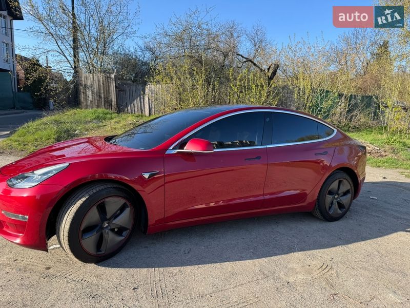 Седан Tesla Model 3 2018 в Києві