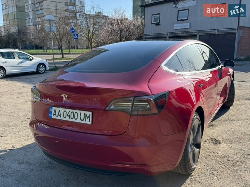 Седан Tesla Model 3 2018 в Києві