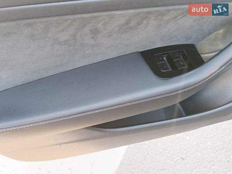 Седан Tesla Model 3 2019 в Киеве