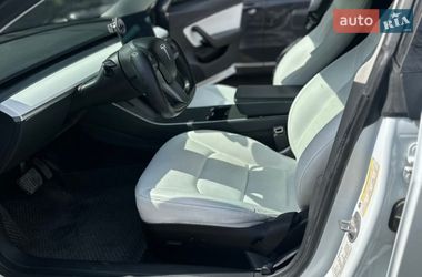 Седан Tesla Model 3 2019 в Луцьку