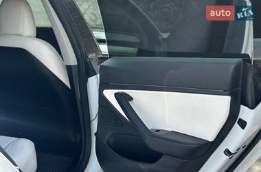 Седан Tesla Model 3 2019 в Луцьку