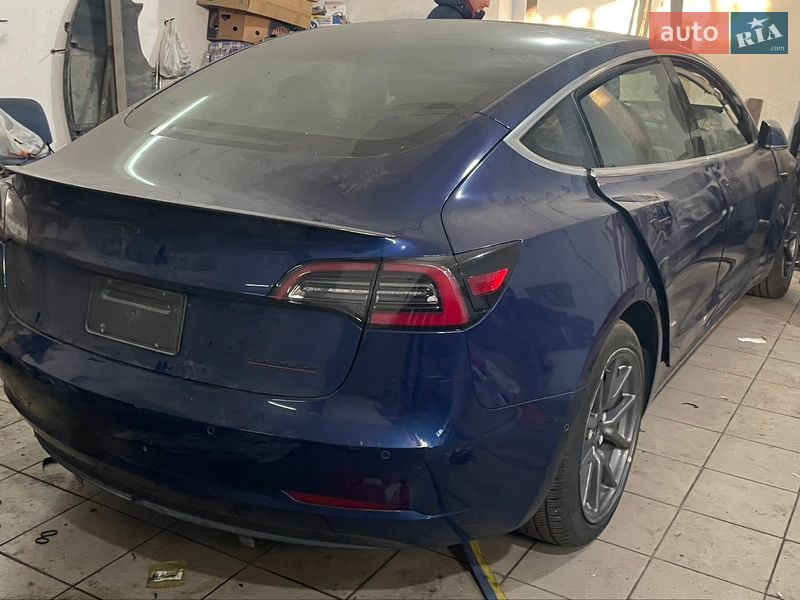 Tesla Model 3 2019