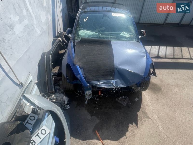 Седан Tesla Model 3 2019 в Одессе