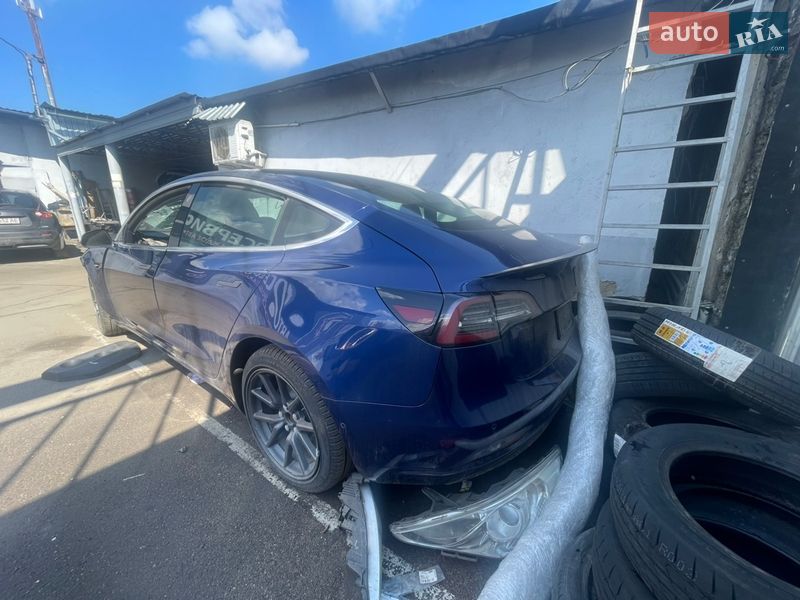 Седан Tesla Model 3 2019 в Одессе