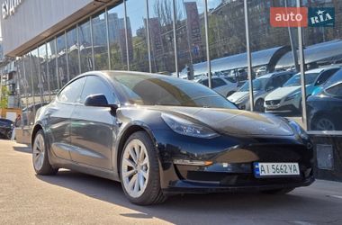 Седан Tesla Model 3 2021 в Києві