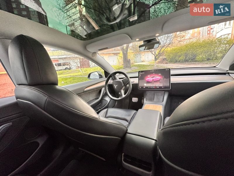 Седан Tesla Model 3 2022 в Тернополі