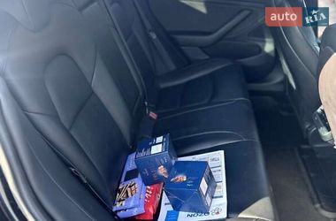 Седан Tesla Model 3 2019 в Львові