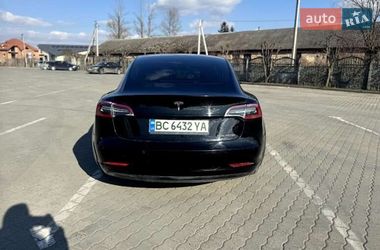 Седан Tesla Model 3 2019 в Львові