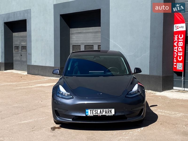 Седан Tesla Model 3 2018 в Києві