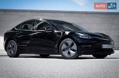 Седан Tesla Model 3 2018 в Києві