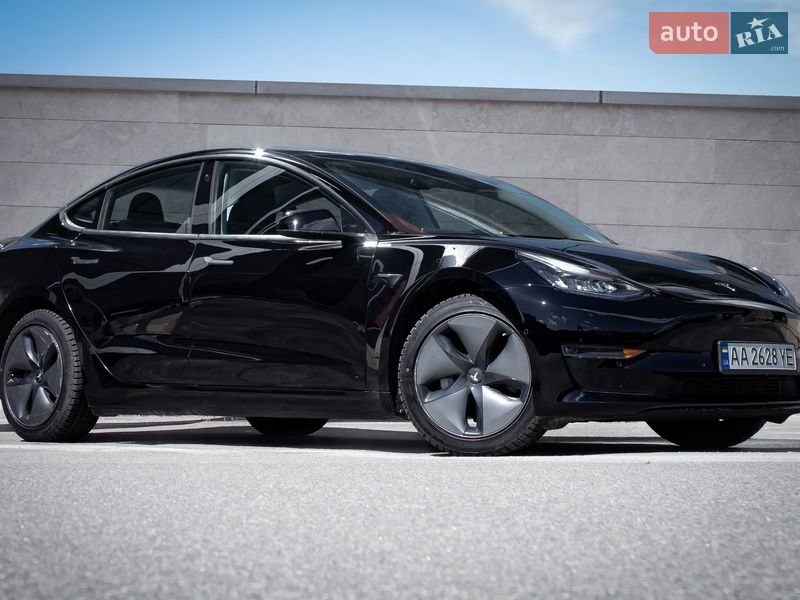 Седан Tesla Model 3 2018 в Киеве