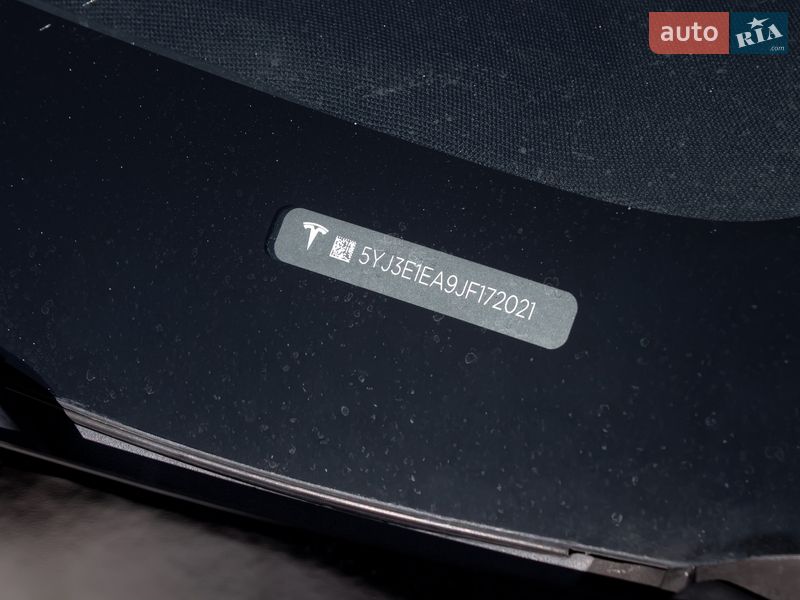 Седан Tesla Model 3 2018 в Киеве